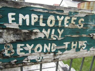 Managing Employee Expectations in a Hybrid Workplace