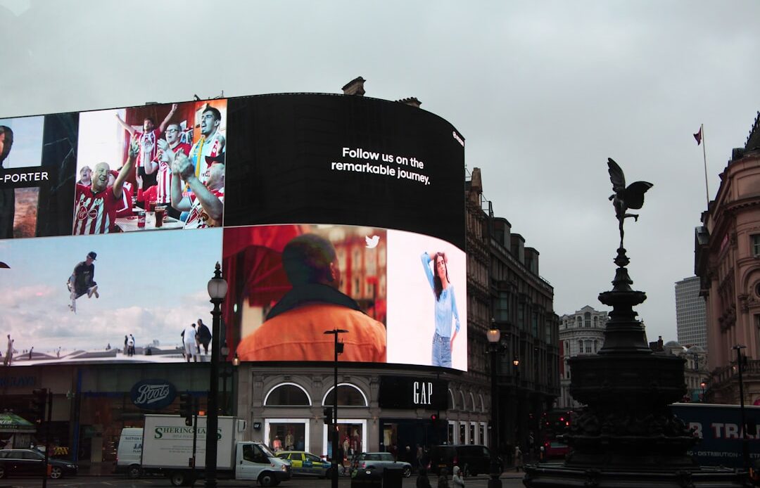 Photo display advertising