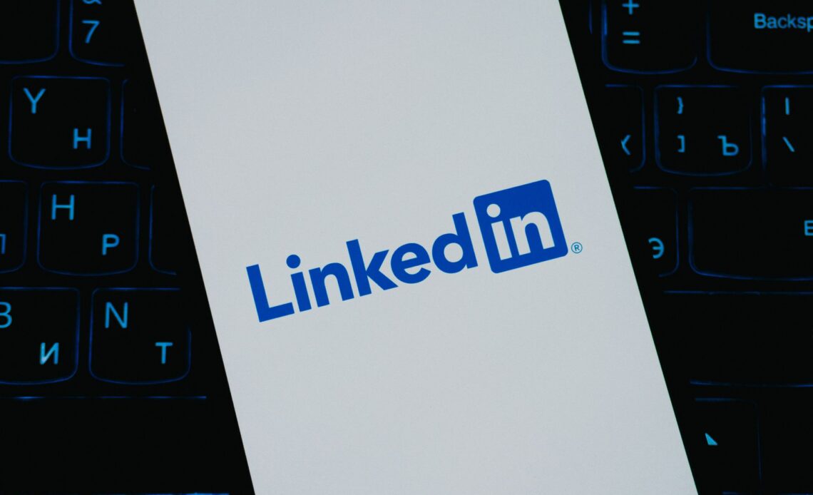 LinkedIn Marketing for Small Business: Building Visibility, Trust and Momentum